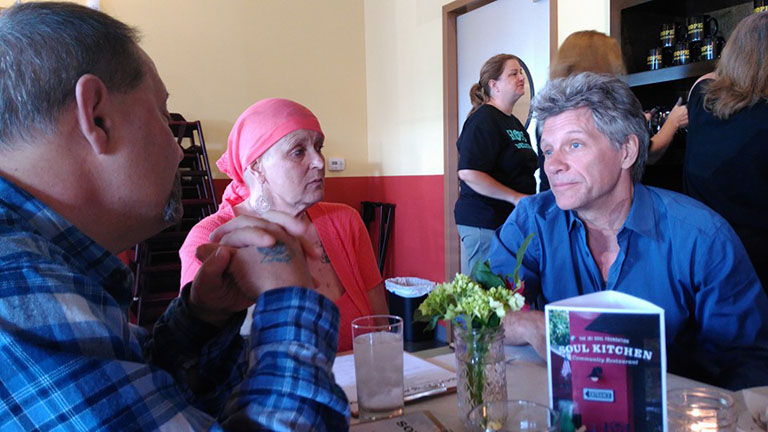 Élete meglepetését kapta Bon Jovitól a rákbeteg nő