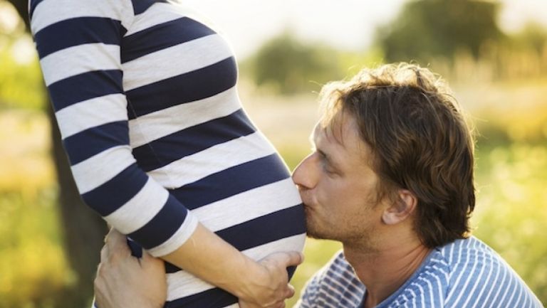 Így lehet apa még jobban részese a terhességnek