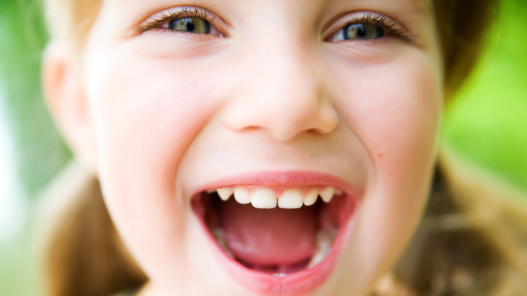 Így lesznek egészségesek gyermeked fogai