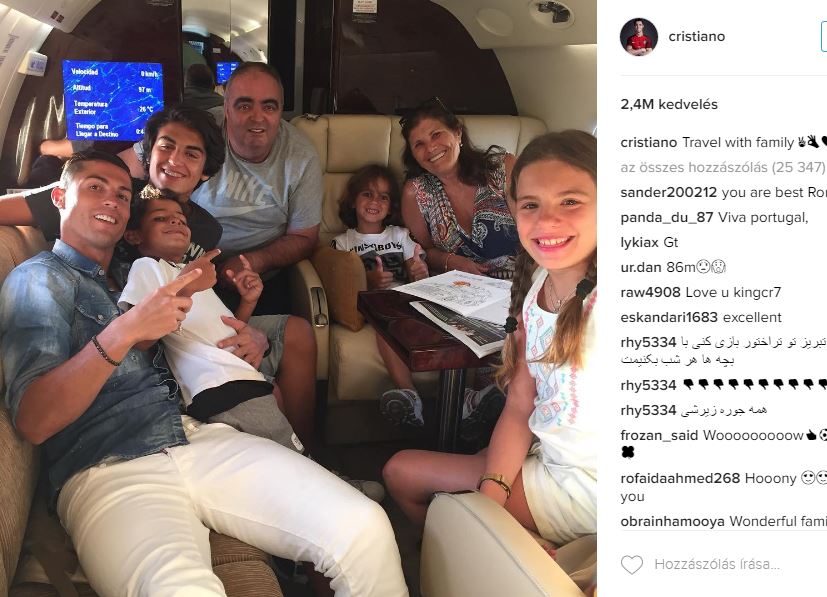 Nem csak a fiát vitte Cristiano Ronaldo a családi nyaralásra