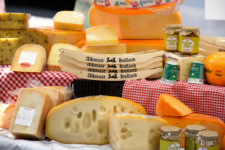 Sajtországban gurul a sajt: Hollandia és a híres sajtpiacok