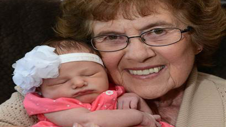 A 86 éves nagyi a 86. szülinapján találkozhatott a 86. dédunokájával 