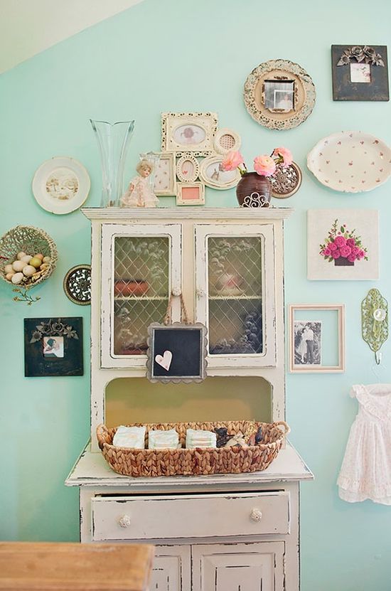 Hogy kerül egy retro konyhakredenc a babaszobába? - fotók
