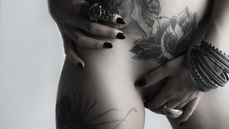 Tetoválások intim Tetoválások díszítik