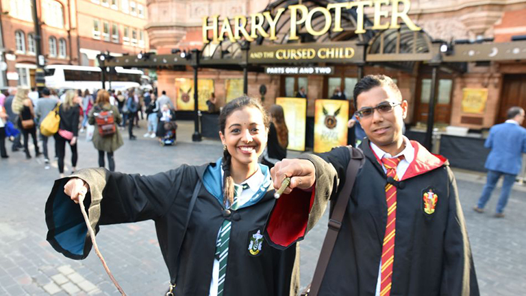Az új Harry Potter könyv eladása máris rekordot döntött, pedig még meg sem jelent