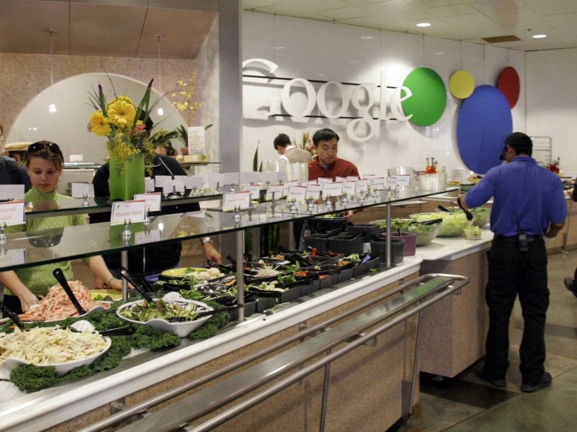A Google-nél méretes salátabár fogadja az éhes kollégákat