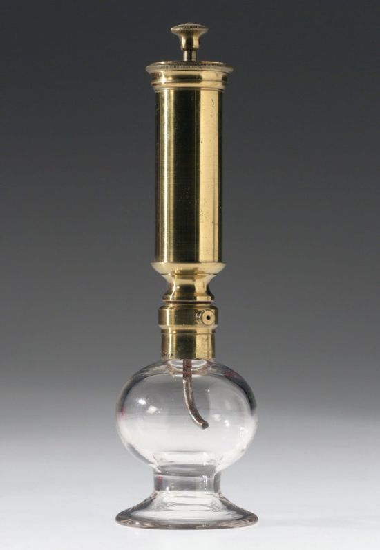 18. század vége, üvegtartályos mellszívó