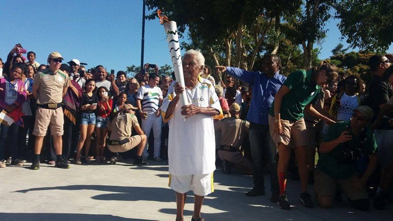 Olimpia 2016: A 106 éves fáklyavivő nénit neked is látni kell - cuki fotóval!