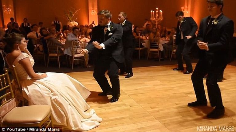 Zseniális tánccal kápráztatta el a menyasszonyt a vőlegény