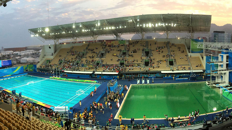 Olimpia 2016: Ellepték a zöld algák a műugrók medencéjét - fotóval