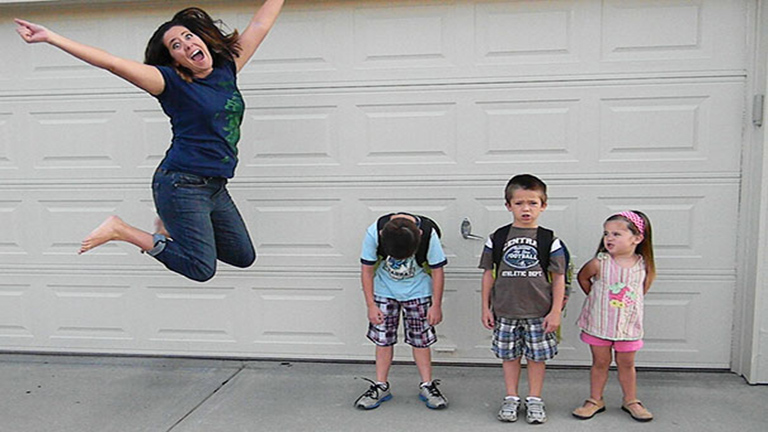 Mindjárt iskolakezdés, a szülők pedig elképesztően boldogok - vicces fotók
