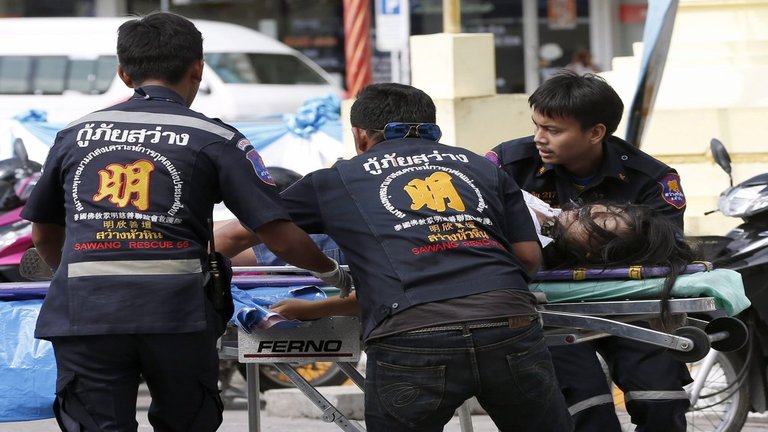 Megrázó fotók a thai robbantássorozatról