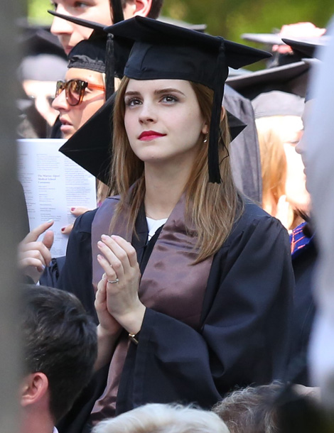 Emma Watson a diplomaosztóján (Fotó: Profimedia)