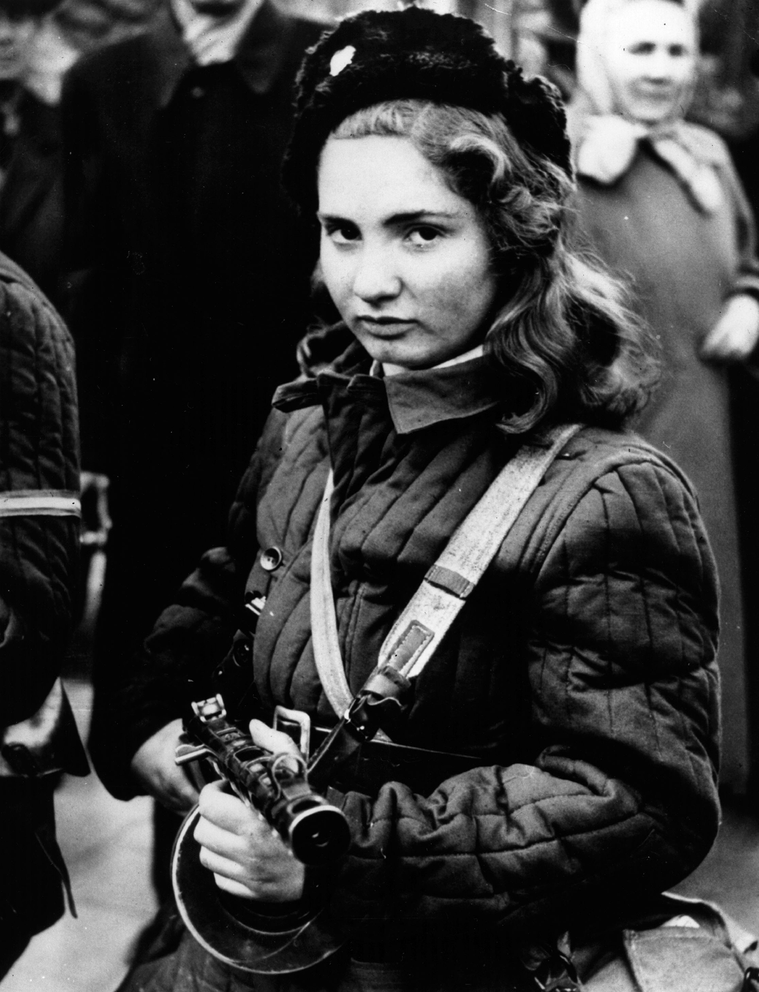 1956: Nők fegyverben - archív képek