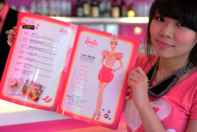 Három percenként elkel egy Barbie a világban - 17 érdekesség a Barbie babáról