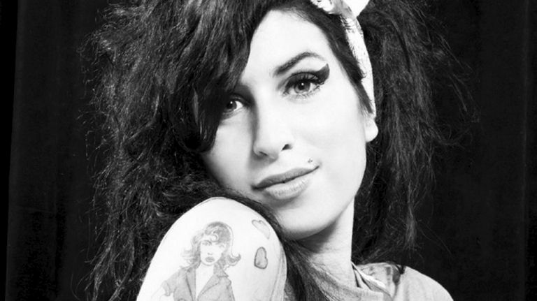 Ez történik ma, Amy Winehouse szülinapján
