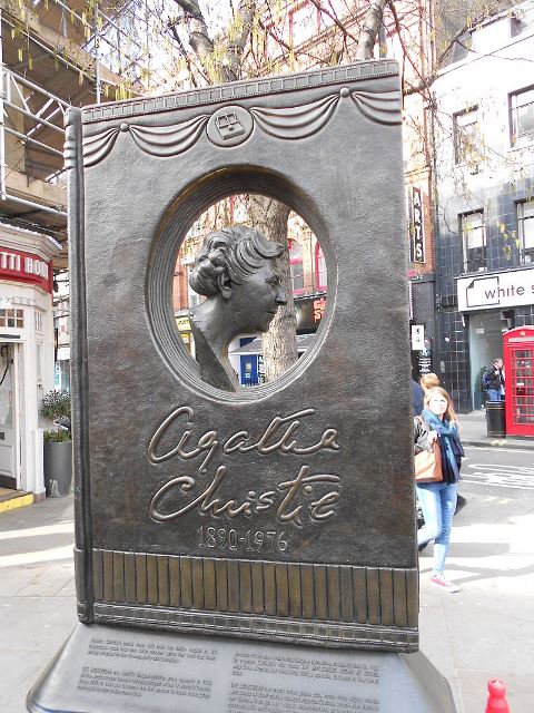 126 éve született a krimi koronázatlan királynője, Agatha Christie