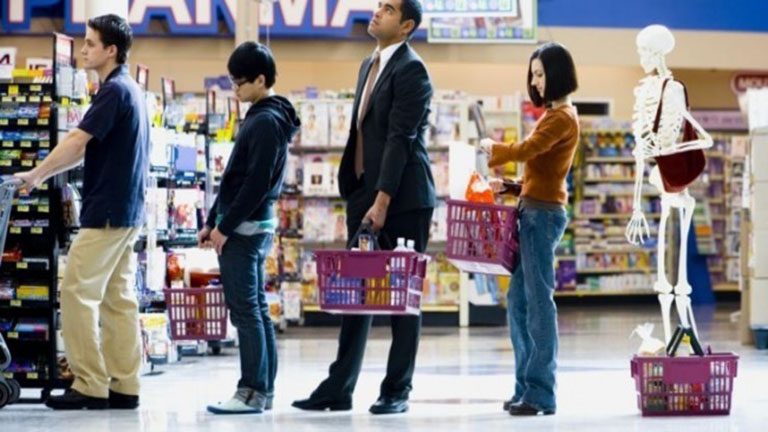 Így állhatsz a leggyorsabb sorba a szupermarketben
