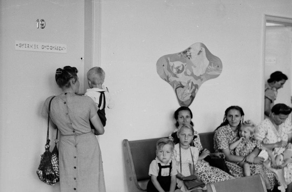 Anyaságért érdemrend - Gyermekvállalás az 50-es években