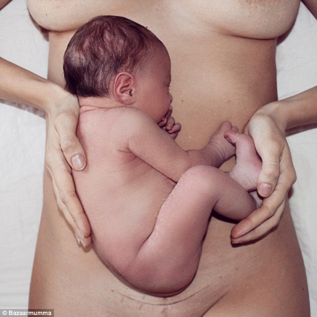 Gyönyörű fotót posztolt kisbabájáról és császársebéről az anyuka