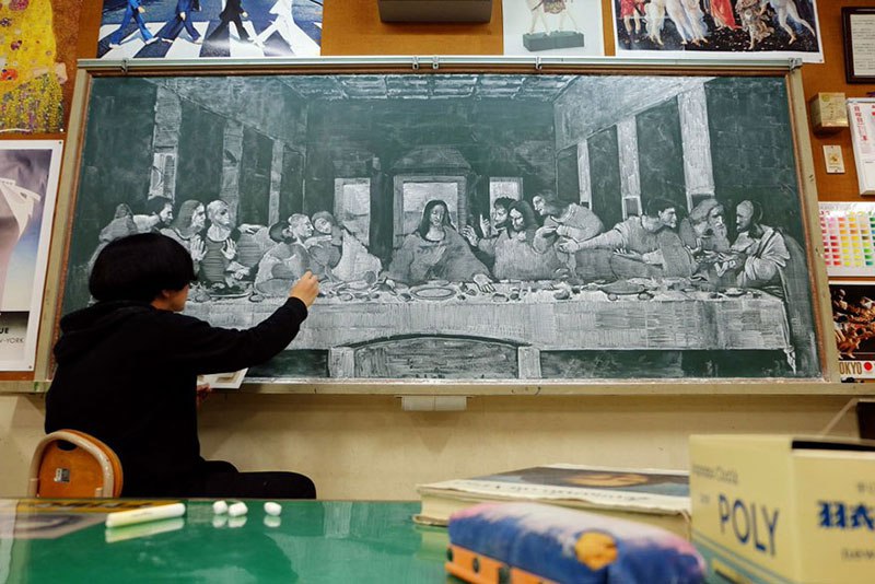 Így fest da Vinci utolsó vacsorája egy iskolai rajztáblán