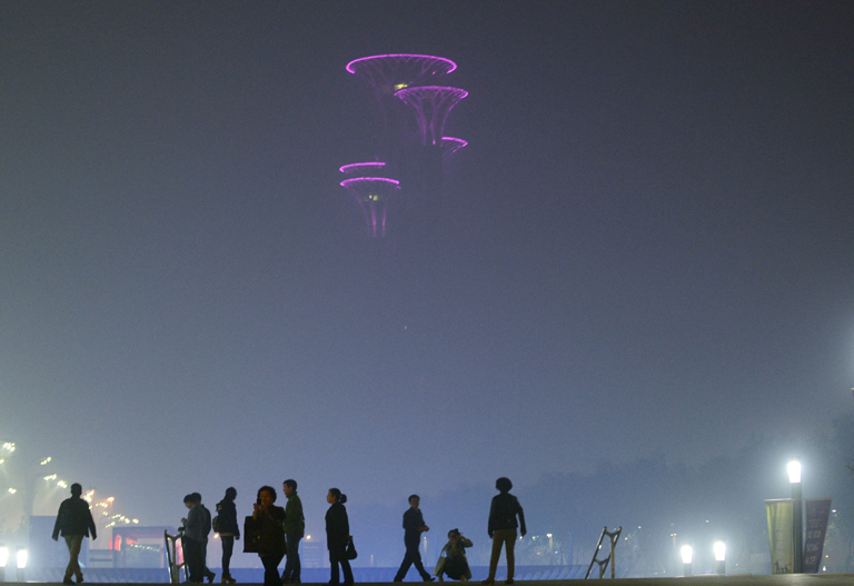 Kínában olyan mértékű a légszennyezés, hogy még az éjszakai kivilágításból sem sok látszik