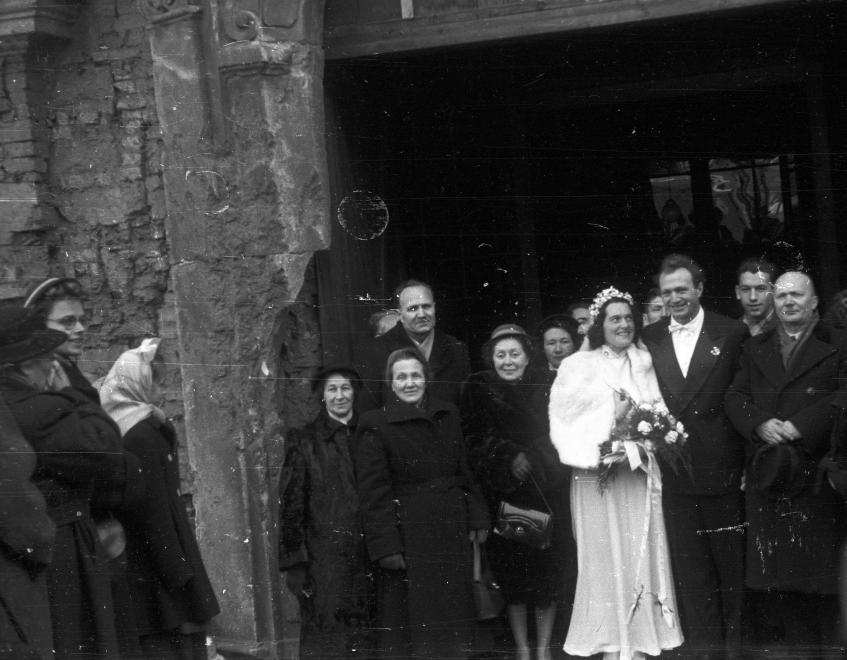 Képünk illusztráció - Egy fővárosi esküvő 1956-ban