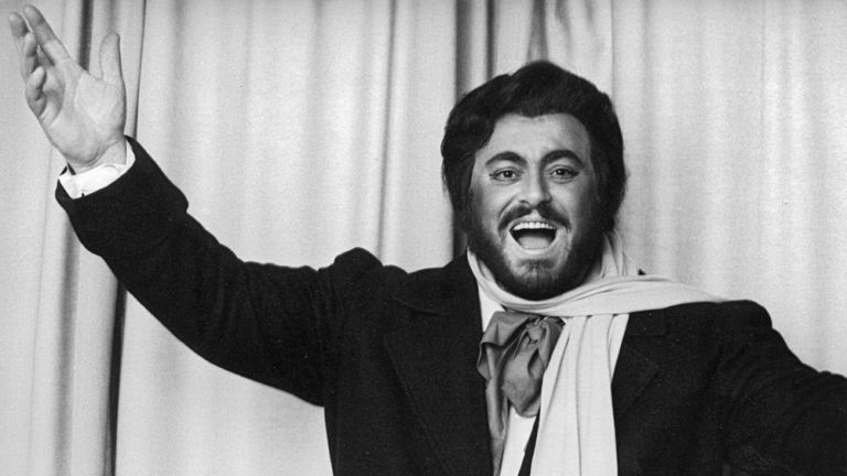 Ez történik ma, Pavarotti szülinapján
