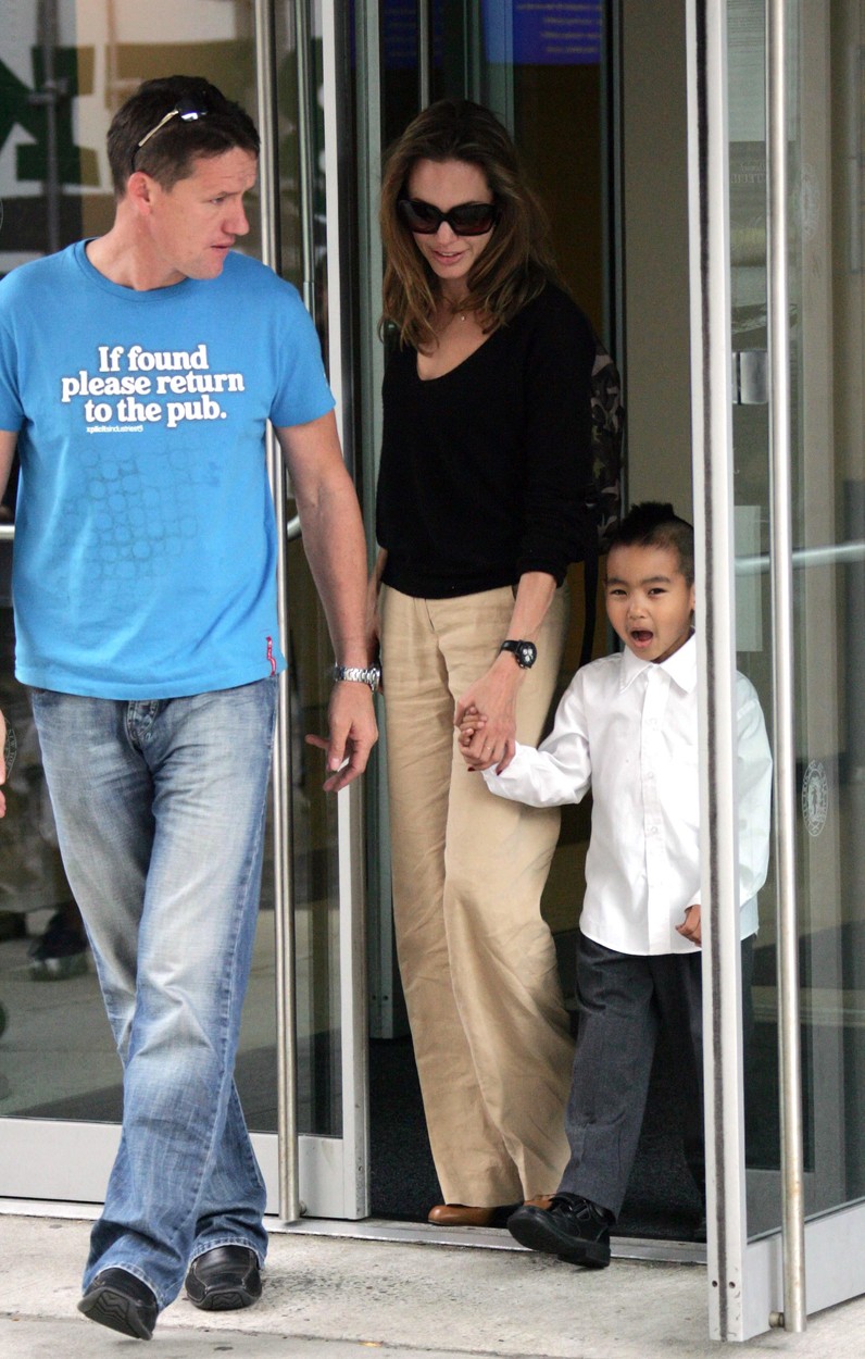 Jolie és Pitt testőre kitálalt: én voltam a gyerekek apja