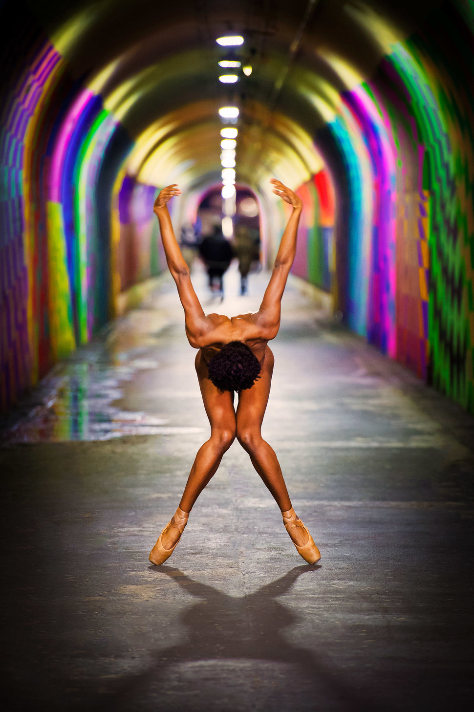 Meztelen balett-táncosok lepték el az utcákat