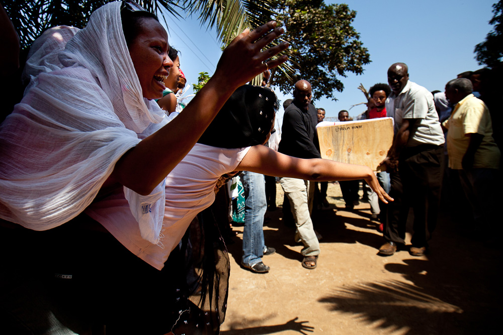 Gyászoló nő egy etióp temetésen (Fotó: Getty Images)