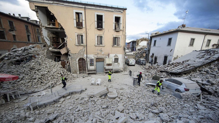 Ismét nagy erejű földrengés rázta meg Olaszországot