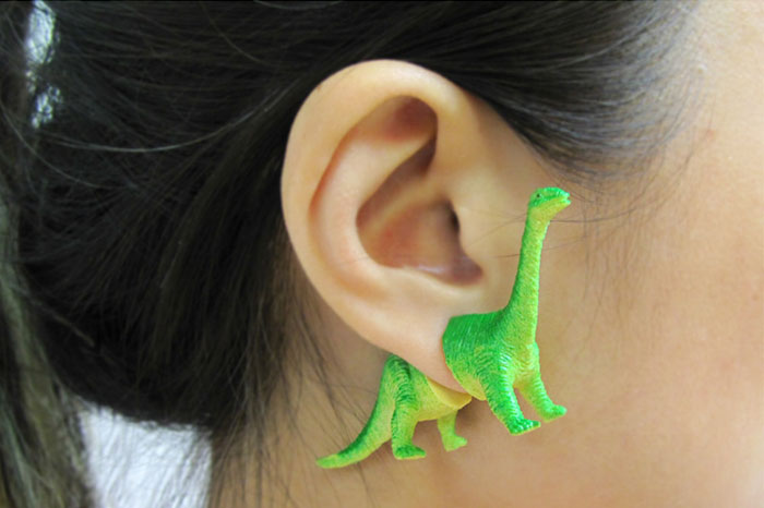 Ezekre a mókás dínós fülbevalókra minden paleontológus palántának szüksége van