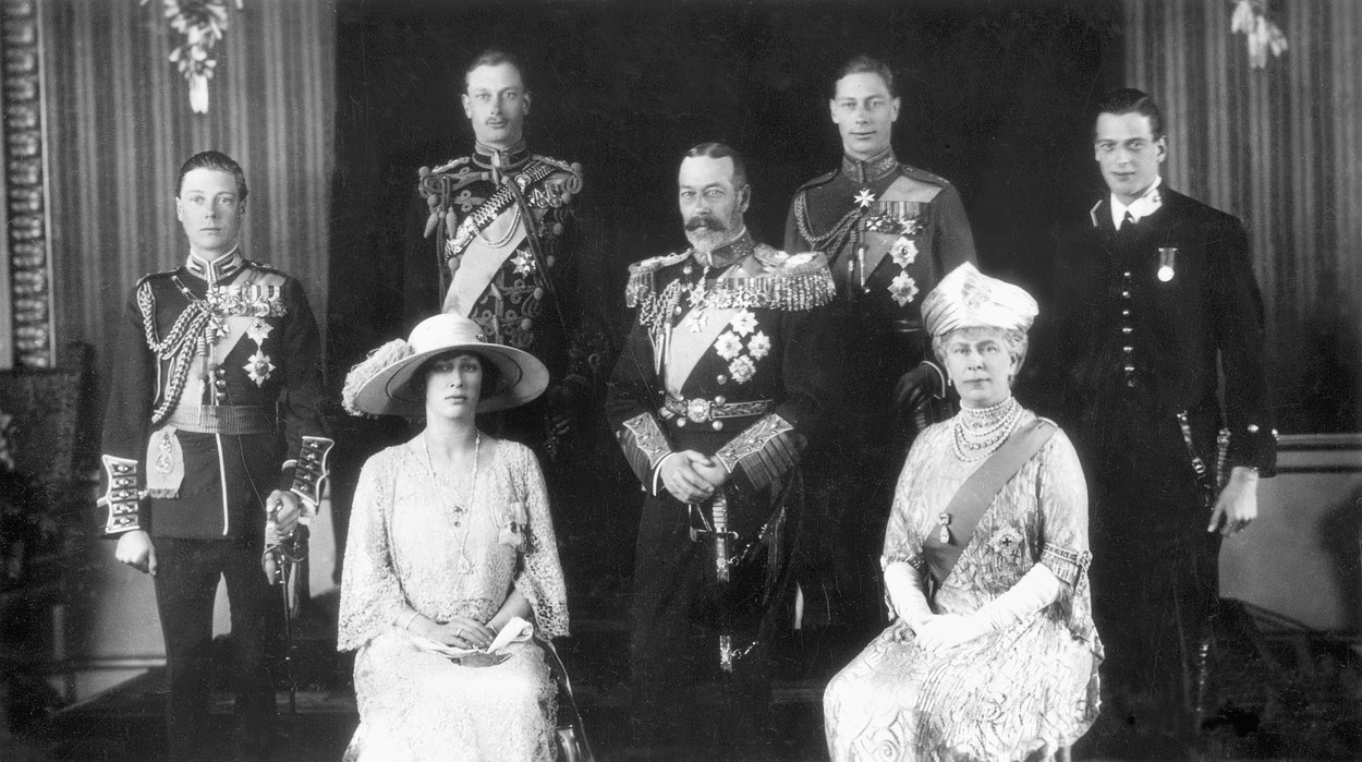 VIII. Edward, Mária brit királyi hercegnő, Henrik gloucesteri herceg, V. György, VI. György és Mária brit királyné (fotó: Profimedia)