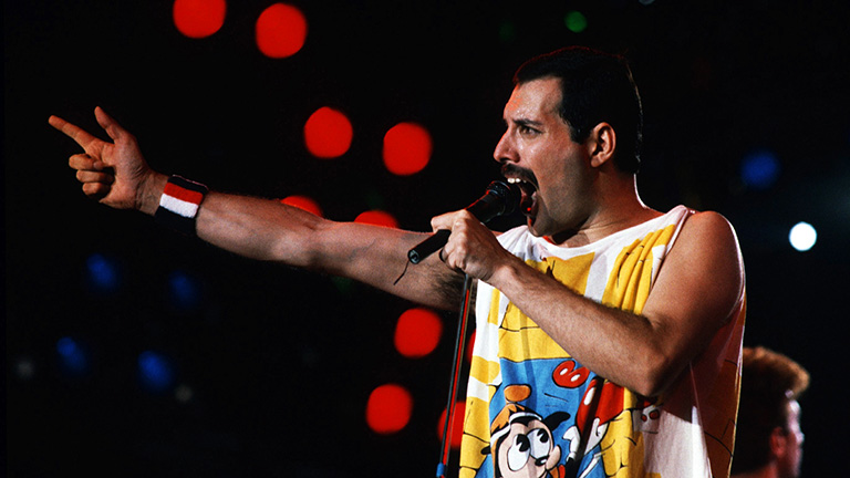 Freddie Mercury hangszerek nélkül is úgy szól, mint a mennyek harsonái