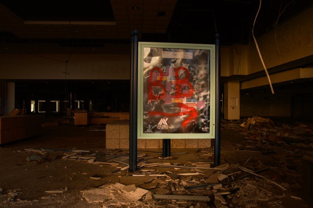 Hátborzongató képek egy elhagyatott bevásárlóközpontról