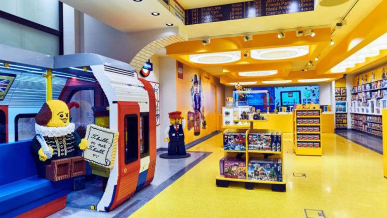 Megnyílt a világ legnagyobb LEGO üzlete Londonban
