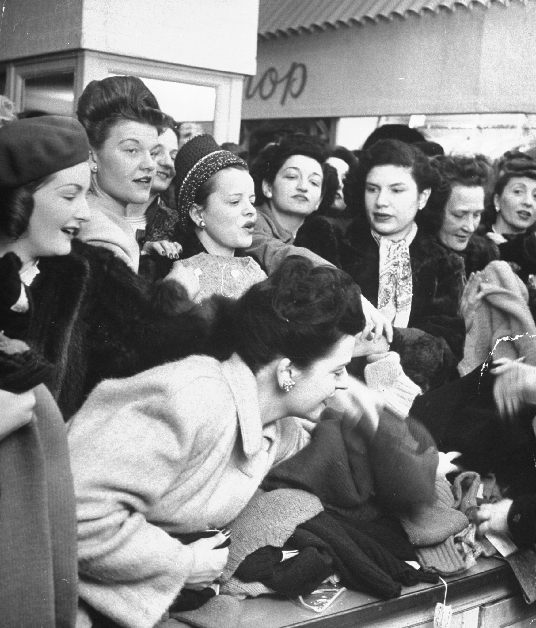 Black friday: ilyen volt a vásárlói dömping az 50-es években