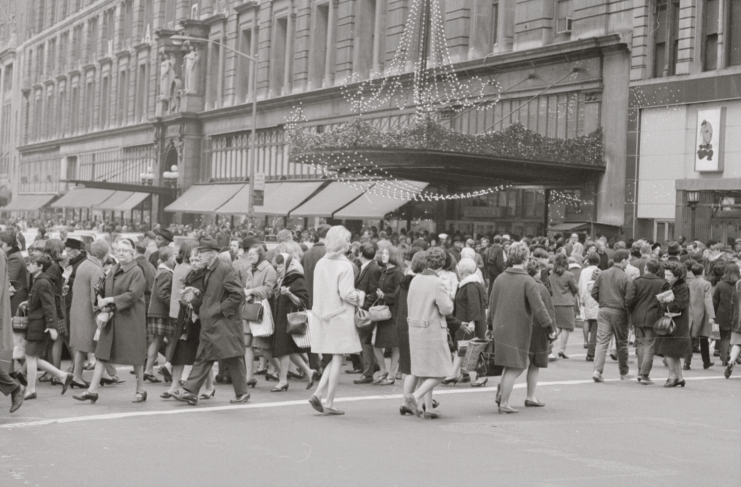 Black friday: ilyen volt a vásárlói dömping az 50-es években