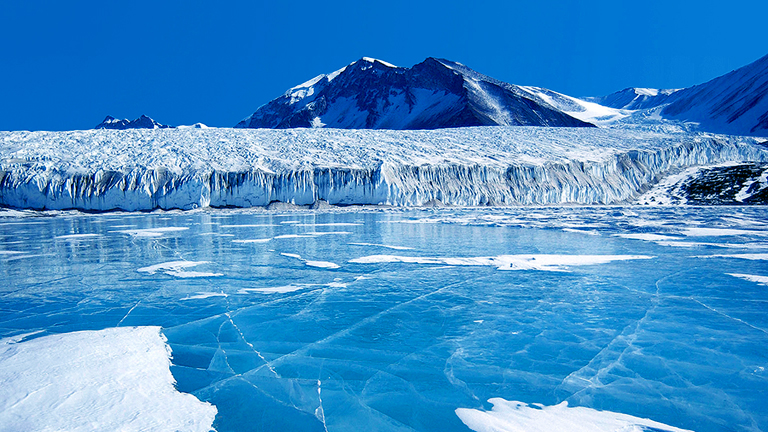 Nem csak az Antarktiszon problémás a kutatónők helyzete (Fotó: NASA)