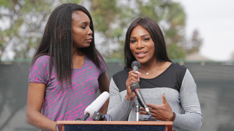 Serena Williams (j.) és nővére Venus (b.)