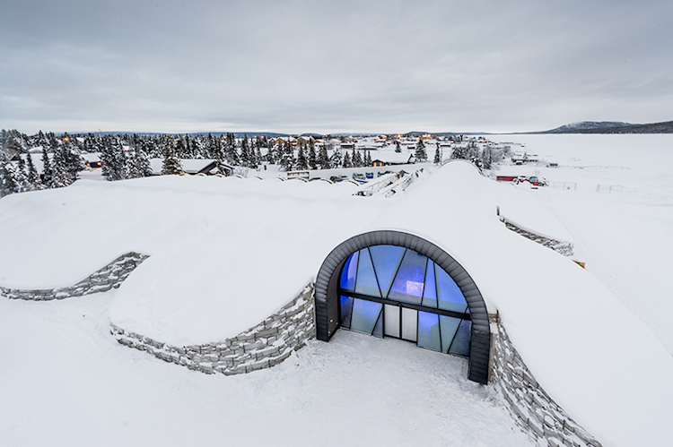 Már egész évben nyitva tarthat a svéd jégszálloda