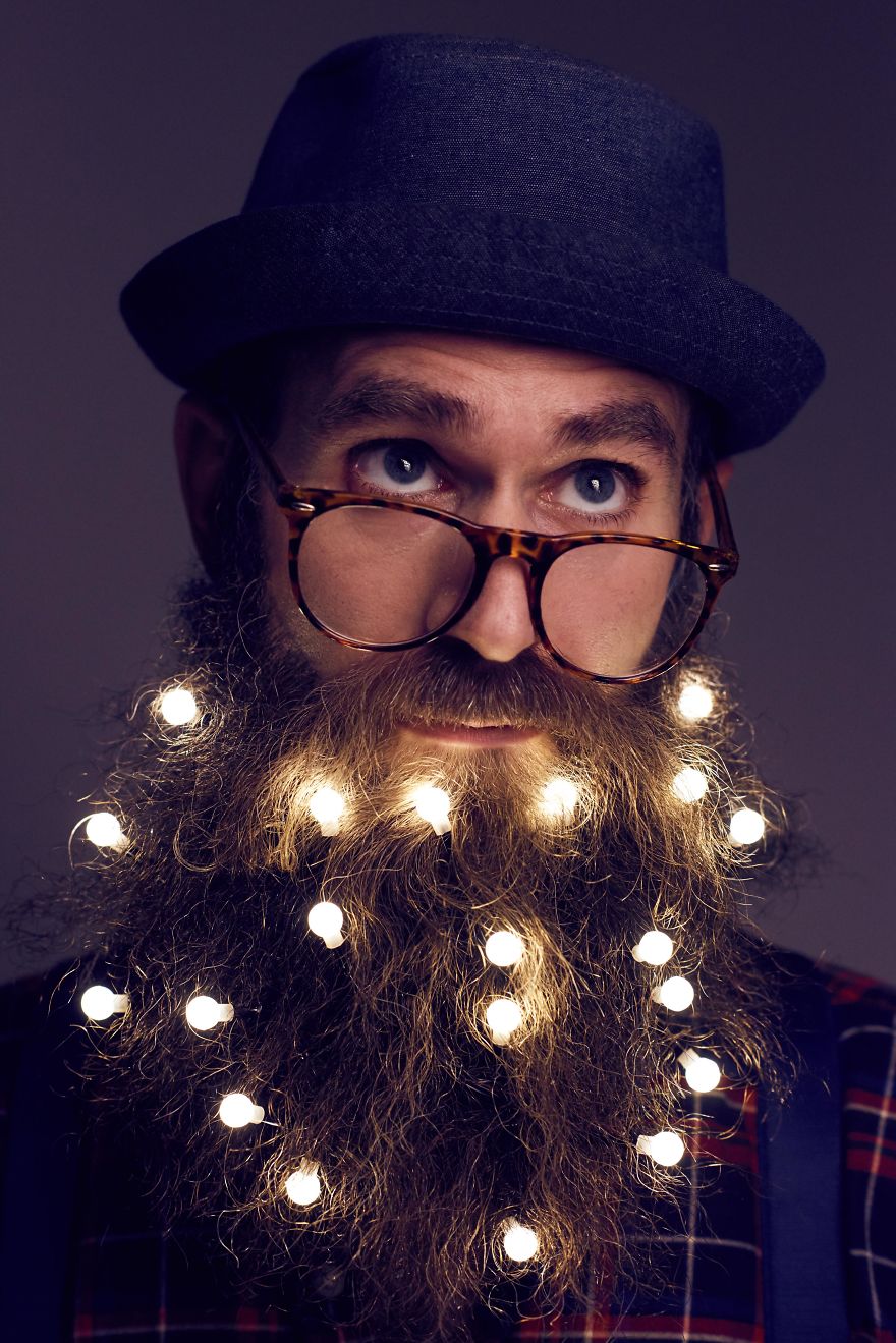 Figyeljetek fiúk, így lehet karácsonyfa a szakállatokból