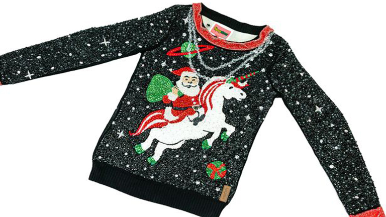 9 millió forintot ér a világ legdrágább ronda karácsonyi pulcsija