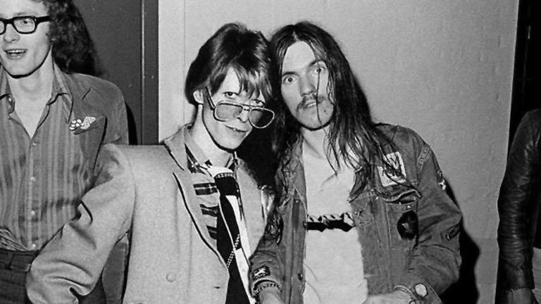 David Bowie és Lemmy Kilmister ebben a formában sosem találkoztak (Fotó: Urbanlegends.hu)