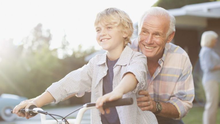 A nagyszülők tovább élhetnek, ha foglalkoznak az unokákkal - kutatás