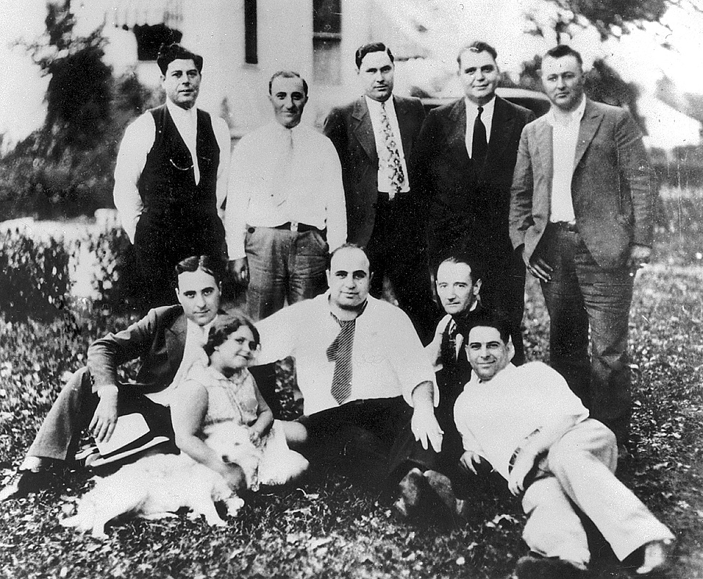 Al Capone családja és barátai körében (Fotó: Chicago History Museum/Getty Images)