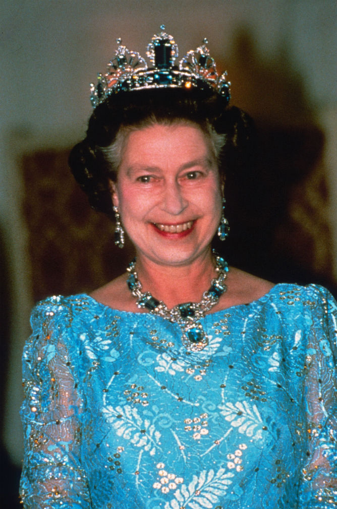 65 éve koronázták meg II. Erzsébetet