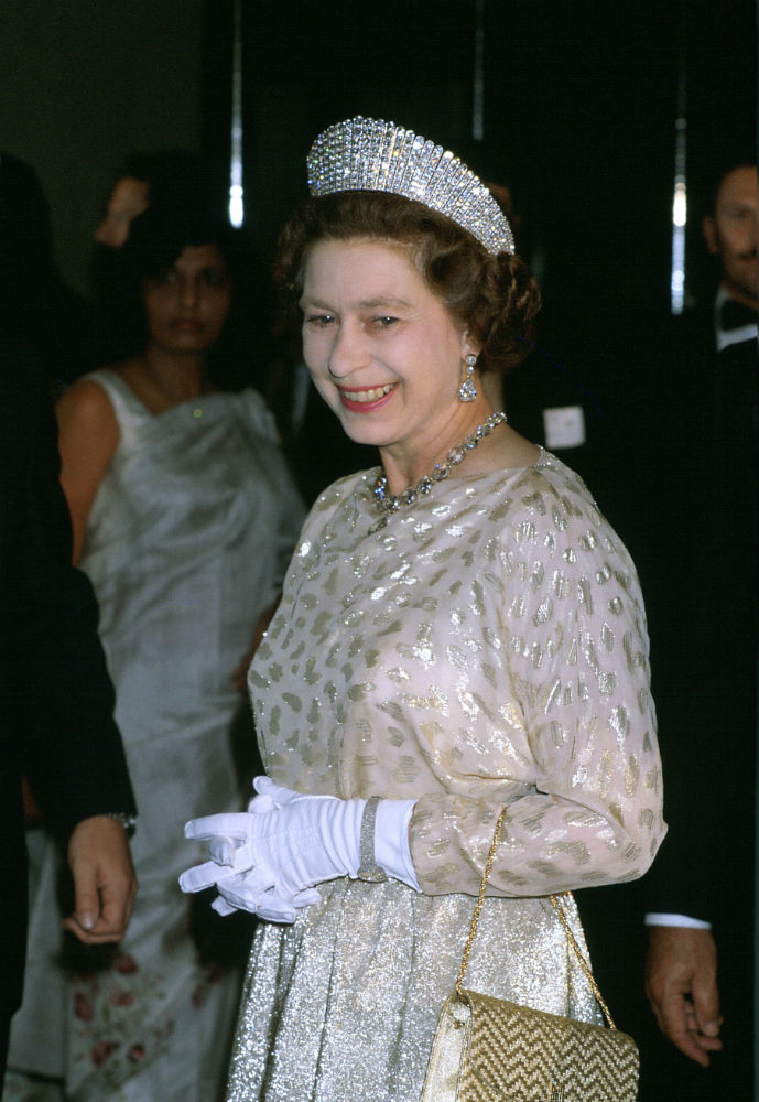 65 éve koronázták meg II. Erzsébetet