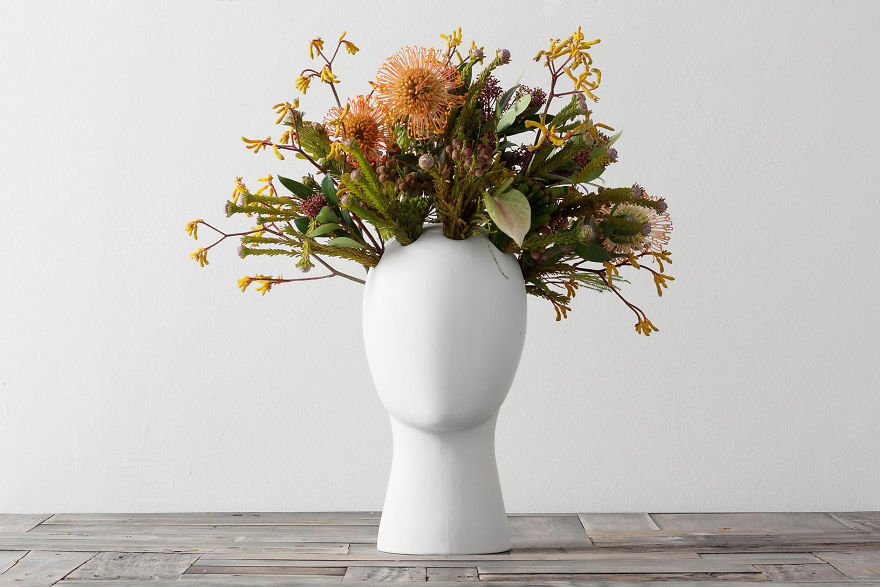Burjánzó frizurákká változnak a virágok ezekben a vázákban